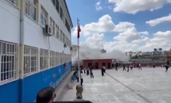 Şanlıurfa'da okul yanında yapılan yıkım paniğe neden oldu