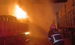 Şanlıurfa'da tır garajında çıkan yangın söndürüldü