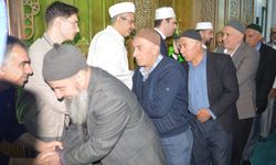 Siirt'te bayram namazında kardeşlik, paylaşma ve Filistin mesajı