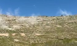 Şırnak'ta yamaçlarda risk oluşturan kayalar kontrollü şekilde patlatıldı