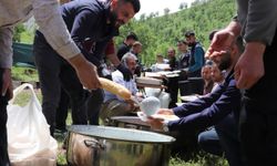 Şırnak'ta yüz yıllık Adarok geleneğinde binlerce kişi aynı sofrada buluştu