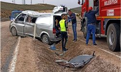 Sivas'ta minibüs devrildi: Bir ölü, 8 yaralı