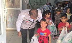 Tarsus Umut Kervanı'ndan yetim ve muhtaç çocuklara bayramlık giyim yardımı 