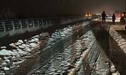 Uşak-Afyonkarahisar yolu yoğun kar yağışı nedeniyle trafiğe kapatıldı