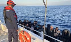 Yunanistan'ın geri ittiği 38 düzensiz göçmen kurtarıldı
