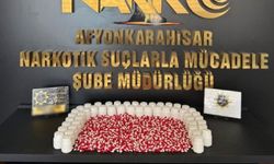 Afyonkarahisar'da 2 bin sentetik ecza hapı ele geçirildi: 3 tutuklama