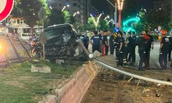 Batman'da otomobil refüje çıktı: 3 yaralı