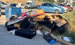 Buca'da çöp ve moloz yığını tepki çekti