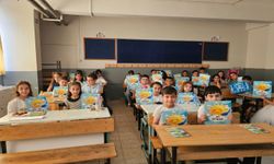 Bursa'da öğrenciler yaz tatiline karne sevinciyle başladılar