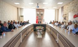 Büyükşehir Belediye Başkanı Er, muhtarların taleplerini dinledi