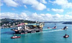 Dev gemi boğazda! Saipem 7000'in geçişi nedeniyle trafik durduruldu