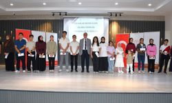 Din, ahlak ve değer yarışmalarında başarılı öğrenciler ödüllendirildi