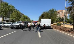 Diyarbakır'da iki hafif ticari araç çarpıştı: 3 kişi yaralandı