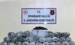 Diyarbakır'da yaklaşık 55 kilo esrar ve metamfetamin ele geçirildi