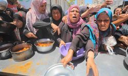 Gazze'de açlığın en ağır yükü: Kırılan onurlar
