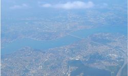 İstanbul Boğazı'nda gemi trafiği amiral kupası yarışı nedeniyle durduruldu
