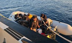 İzmir açıklarında 21 düzensiz göçmen yakalandı