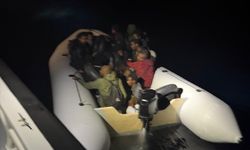 İzmir açıklarında 26 düzensiz göçmen yakalandı