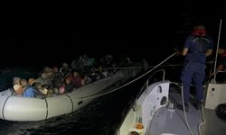 İzmir açıklarında 43 düzensiz göçmen yakalandı