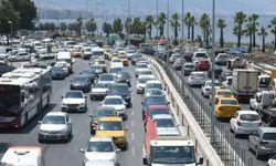 İzmir'de trafiğe kayıtlı araç sayısı 2,1 milyonu aştı
