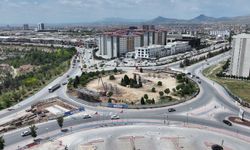 Konya'da tramvay üst geçidi çalışmaları sürüyor