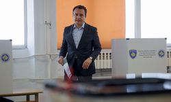 Kosova'da erken seçimi Başbakan Kurti'nin partisi kazandı