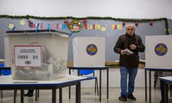 Kosova'da erken seçimlerde oy verme işlemi sürüyor