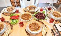 Malatya'da kiraz yaprağı sarması yarışı