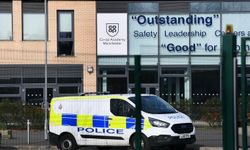 Manchester'da lisede dehşet: Öğrenci 3 kişiyi bıçakladı