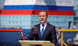 Medvedev: Tahran, Washington'a boyun eğmedi, Netanyahu savaş çığırtkanlığına devam ediyor