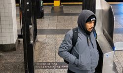 New York metrosunda uyuyan evsizi ateşe veren gence 5,5 yıl hapis
