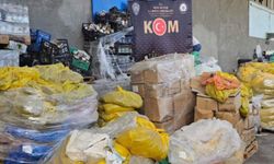 Uşak'ta 29 ton tarihi geçmiş çikolata ele geçirildi