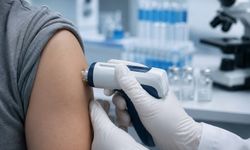 Yapay zekâ tasarımı koronavirüs aşısı insanlarda ilk kez test edildi