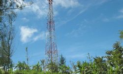 Afganistan, ücra bölgelere 11 telekomünikasyon kulesi kuracak