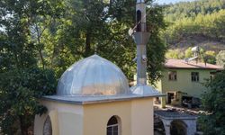Anamur'daki 9 metrekarelik cami yolcuların uğrak noktası