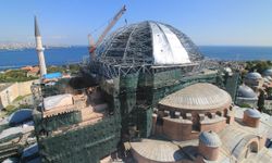 Ayasofya Camii'ndeki restorasyonda yeni aşama: Ana kubbe geçici çelik çatıyla korunuyor