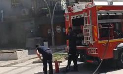 Batman'da çarşı merkezinde trafo patladı, esnaf kalıcı çözüm bekliyor