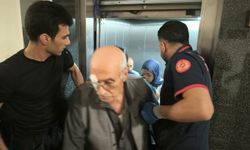 Batman'da hastane asansöründe mahsur kalan vatandaşlar kurtarıldı