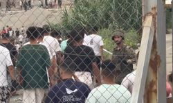 Ceuta'daki İspanyol birlikleri, yasadışı göçmenlerin sınır geçişini engelledi