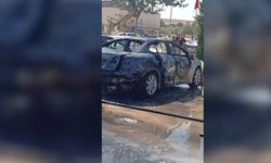 Ceylanpınar Devlet Hastanesi otoparkında park halindeki araç alev aldı