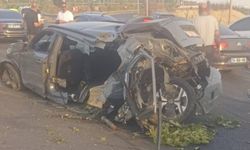 Diyarbakır'da takla atan araç hurdaya döndü: 2 yaralı