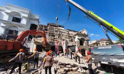 Endonezya'da bir sitede patlama: 3 ölü