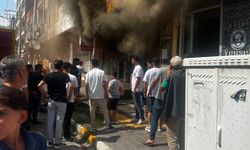 Halı dükkanında çıkan yangın paniğe neden oldu