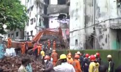 Hindistan'da bina çökmesi: 9 ölü