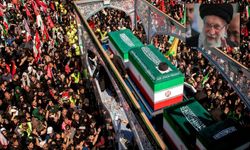 İran İslam inkılabı Rehberi Şehit Ayetullah Ali Hamaney Irak'ta uğurlanıyor