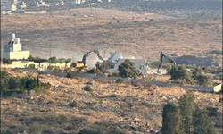 İşgalciler Ramallah'ta Filistinliye ait evi yıktı
