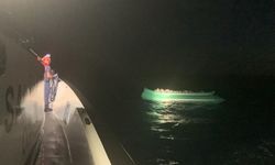 İzmir açıklarında 75 düzensiz göçmen yakalandı