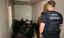 İzmir'de 18 düzensiz göçmen yakalandı