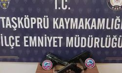 Kastamonu Taşköprü'de asayiş uygulamasında ruhsatsız silah ele geçirildi