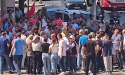 Kemeraltı esnafından otoparkın kapatılmasına tabutlu protesto